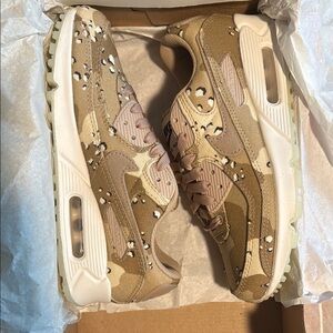 Nike Air Max hemp/soft pink sneaker